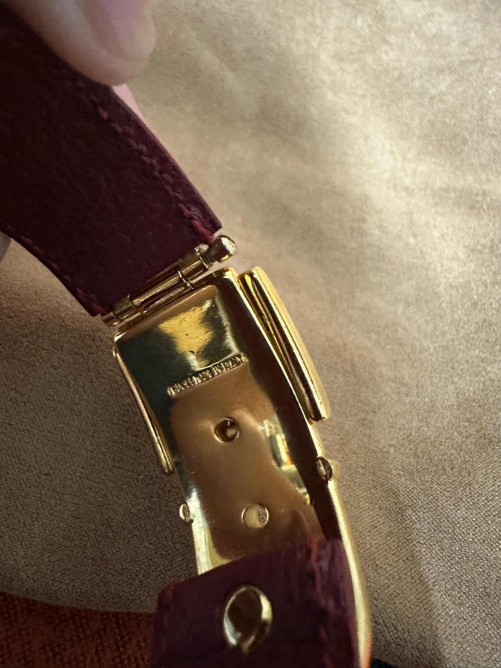 GUCCI ❤️🌟RED GOLD BUCKLE BRACELET⭐️ - Picture 3 of 4